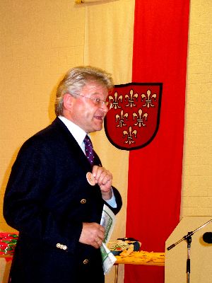 Erster B&uuml;rgermeister Gerd Geismann, Hausherr und Gastgeber, freut sich &uuml;ber die zahlreichen Besucher