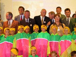 Viele ABC-Sch&uuml;tzen mit den Ehreng&auml;sten