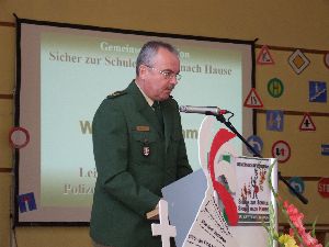 Das ist Herr Sommer, der Leiter der Polizeidirektion und Vizepräsident des Polizeipräsidiums Oberfranken