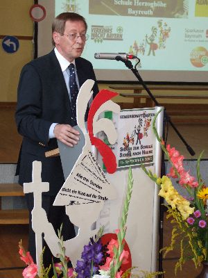 Jetzt muß "der" auch noch reden - Gott sei Dank hat er es kurz gemacht, wir ABC-Schützen warten ja schon.