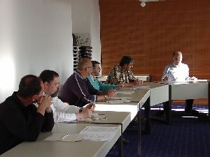 Auch die Wandreihe ist gespannt, was da kommt