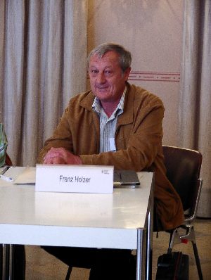 Franz Holzer, Verkehrserzieher der Polizeidirektion Weilheim, war bei den Tagungen stets ein kompetenter Teilnehmer und hat durch seine Aktivitäten die Verkehrserziehung besonders gefördert. Leider ist das sein letztes Seminar in Kreuth – aber wir hoffen auf weitere gute Kontakte und verkehrserzieherische Beiträge aus seinem Unruhestand !