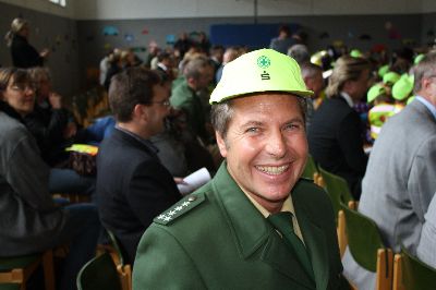 Unseren EPHK Reiner Mader, der gleichzeitig der Gesch�ftsf�hrer der Verkehrswacht W�rzburg ist, freut das Leben, weil alles so gut geklappt hat