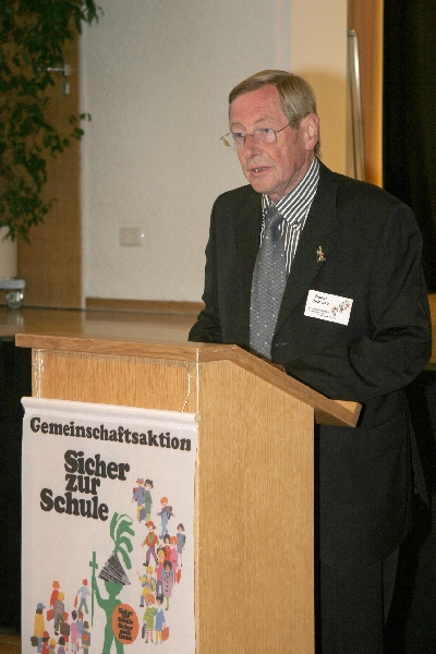 Er�ffnung der Pressekonferenz durch den Gesch�ftsf�hrer der Gemeinschaftsaktion �Sicher zur Schule � Sicher nach Hause�, Walter Schwab