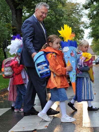 Nochmals ein Versuch in der Gruppe und mit ministeriellem Schutz