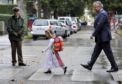 Letzte Demonstration vor den Alleing�ngen