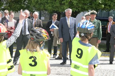 ... und k�nnen alle Fragen der Verkehrserzieher zu den bevorstehenden �bungen einwandfrei beantworten 