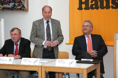 Hans-Dieter Krais moderiert die Aussprache zu den Ausf�hrungen des Innenministers