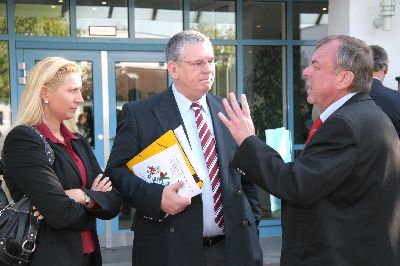 Klaus Reindl vom ADAC � S�d �beruhigt� die Vertreter des LBO, Herrn Horst Schilling und Frau Kirstin Neumayr
