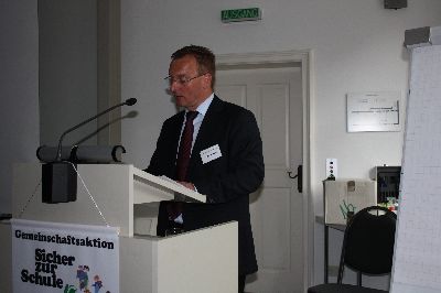 PHK J�rgen Polster, ein sehr kompetenter und au�erordentlich patenter Referent, der sehr geschickt �ber �