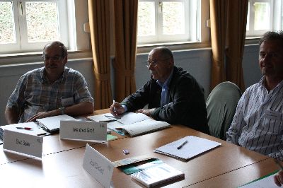 Auch Herrn Gro� steht ein Abschied bevor: Er geht als �VSB des LRA Mindelheim demn�chst in den verdienten Ruhestand, bleibt aber als r�hriger und verdienter Mitarbeiter der VW Mindelheim erhalten. Bravo, das sind die richtigen Pensionisten!